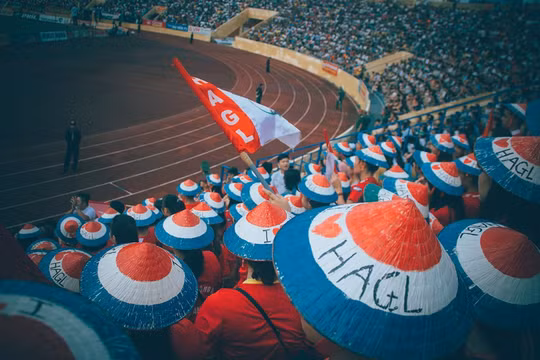 Những CĐV HAGL nhiệt tình và đáng yêu. Ảnh HAGLFC.