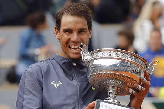 Chiến thắng này giúp Nadal lập kỷ lục 12 lần đăng quang vô địch giải Grand Slam này (trong đó có 3 năm liên tiếp trở lại đây). Ảnh ATP.
