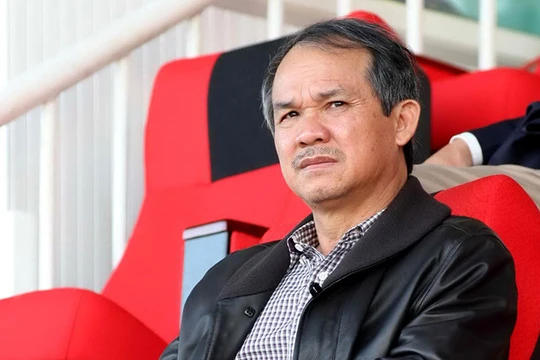 7 trận đấu rơi tự do, HAGL không biết mùi chiến thắng, bầu Đức càng “nổ” đội bóng càng chìm. Ảnh VPF.