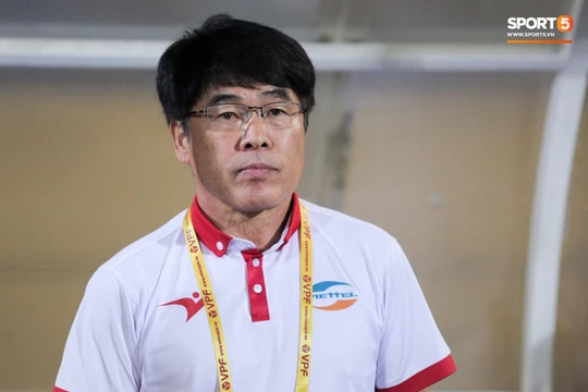 HLV Lee Heung-sil là nhà cầm quân thứ 5 tại V.League 2019 rời đội bóng ( ảnh Sport5)