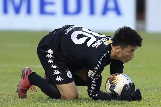 Đội Hà Nội có mùa giải thành công nhưng với thủ môn quốc dân này thì lại thất bại. Ảnh VPF