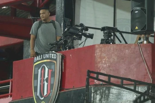 "Gián điệp" của Indonesia bí mật ghi hình buổi tập của ĐT Việt Nam. Ảnh HH