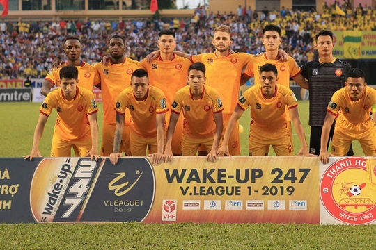 13 lượt đi V.League 2019 của Thanh Hóa được chia làm 2 mảnh tối-sáng (ảnh VPF)