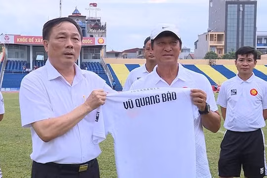 Liệu họ có phải là một cặp đôi hoàn hảo không ? (ảnh Hội CĐV Thanh Hóa)