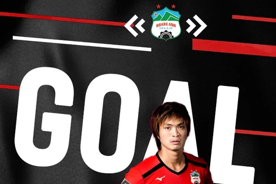 Tiền vệ Tuấn Anh đã có bàn thắng sau 4 năm trời vật lộn với chấn thương. Ảnh CĐV HAGL.