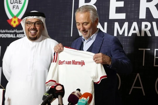 “Chúng tôi sẽ lấy trọn 3 điểm trên sân Mỹ Đình” HLV Bert Van Marwijk chia sẻ. Ảnh CNN