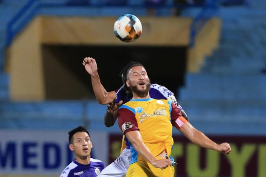 Aau trận hòa như thắng này thì thầy trò HLV Võ Đình Tân có thêm niềm tin để thi đấu. Ảnh VPF