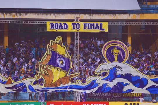 Thanh Hóa vắng mặt cặp ngoại binh Rimario – Stevens, khiến Hà Nội trở thành kẻ đòi nợ may mắn. Ảnh HN.