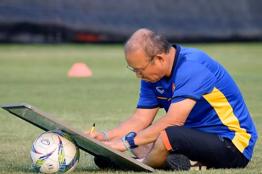 Ông Park sẽ làm gì để đổi màu huy chương? Ảnh VFF.