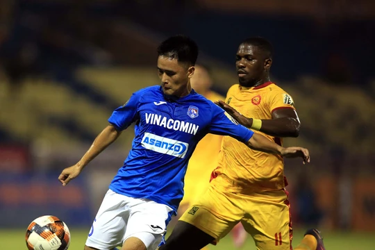 Cặp ngoại binh Jmaica tiền đạo Rimario – Stevens trở lại nhưng Thanh Hóa vẫn thua. Ảnh VPF