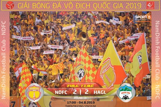 Cầu thủ vào sân từ ghế dự bị Thế Vương tạt cho Hạ Long đánh đầu tung lưới HAGL ấn định tỉ số hòa 2-2. Ảnh Hội CĐV.