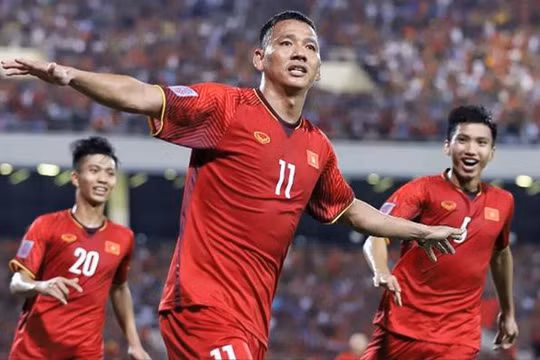 Trong 7 tiền đạo được gọi lên ĐT lần này, Anh Đức chính là trung phong cắm mà ông thầy Hàn Quốc ưng ý nhất. Ảnh AP.