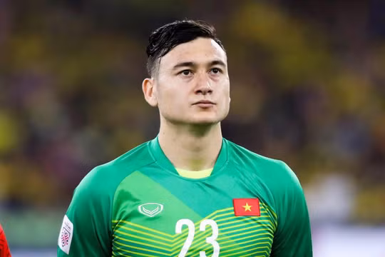 Thủ môn Đặng Văn Lâm vẫn đang là cầu thủ đắt giá nhất bóng đá Việt Nam khi giá trị chuyển nhượng lên tới 300.000 euro (khoảng 7,6 tỷ VNĐ). Ảnh VPF.