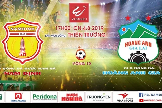 Trên hành trình trở thành "vua sân nhà", Nam Định đã gặp "ông vua của những phút cuối", đội bóng sở hữu nhiều quả penalty gây nhiều tranh cãi nhất, đội sở hữu nhiều siêu phẩm sút xa nhất. (Ảnh VietTimes).