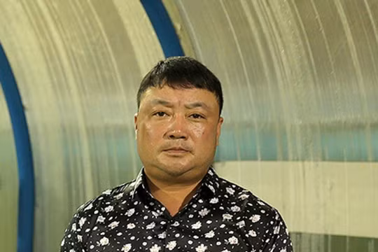 Đây là lúc HLV Trương Việt Hoàng và các học trò thể hiện tính cách của người con đất Cảng - không bao giờ chịu khuất phục (ảnh VPF)