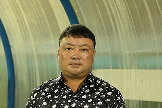 Đây là lúc HLV Trương Việt Hoàng và các học trò thể hiện tính cách của người con đất Cảng - không bao giờ chịu khuất phục (ảnh VPF)