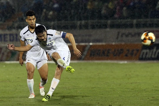 "Cánh én" Xuân Trường không làm nên "mùa xuân". Ảnh VPF.