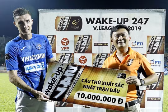 Lão tướng” Dyachenko của Than Quảng Ninh, người đã có hat-trick trong trận gặp Hải Phòng khi đã 36 tuổi (ảnh VPF)