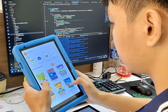 Bộ GDĐT yêu cầu giao diện SGK điện tử phải tối ưu cho từng thiết bị, bảo đảm yếu tố thị giác.