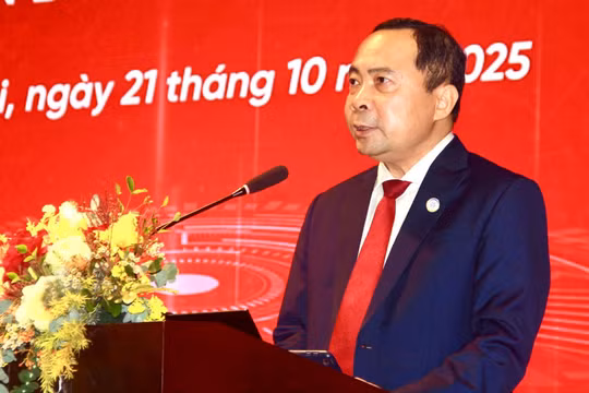 Thứ trưởng Thường trực Hải Quân phân tích “gần dân hơn” nghĩa là chính quyền phục vụ người dân tốt hơn nhờ công nghệ.