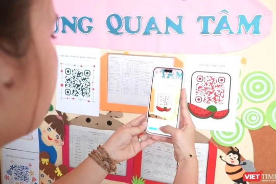 Phụ huynh hào hứng ‘check’ khẩu phần ăn của con qua mã QR