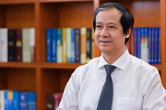 Bộ trưởng Bộ Giáo dục và Đào tạo Nguyễn Kim Sơn.