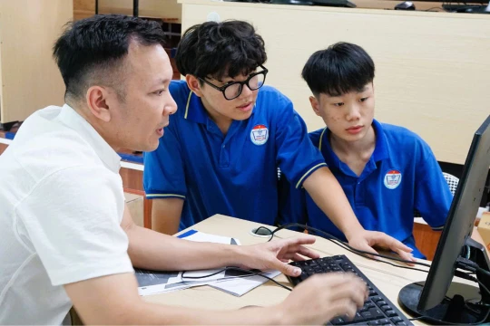 Thanh, thiếu niên cần được trang bị những kỹ năng, quy tắc ứng xử trên mạng xã hội.