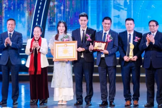 Lễ trao Giải thưởng Nhân tài Đất Việt 2025 sẽ được tổ chức vào 20h00 ngày 27/10/2025 tại Hà Nội. 