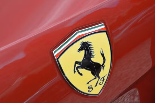 Mỗi chiếc xe bán ra của Ferrari lãi đến 90.000 USD