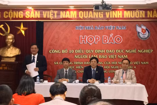 Buổi họp báo công bố Quy định đạo đức nghề nghiệp người làm báo VN