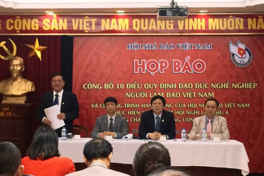 Buổi họp báo công bố Quy định đạo đức nghề nghiệp người làm báo VN