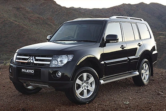 Mẫu SUV Mitsubishi Pajero được giảm 214 triệu đồng - Ảnh: Vietnamnet
