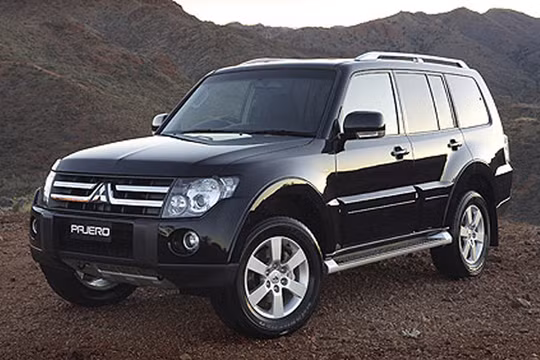 Mẫu SUV Mitsubishi Pajero được giảm 214 triệu đồng - Ảnh: Vietnamnet
