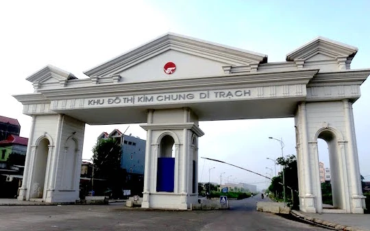 Khu đô thị Kim Chung - Di Trạch được phê duyệt Quy hoạch chi tiết từ năm 2007, nhưng đến năm 2016 Vietracimex được TP Hà Nội giao nhiệm vụ lập quy hoạch điều chỉnh dự án.