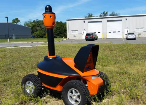 Robot an ninh tại Singapore. Ảnh: Smprobotics US