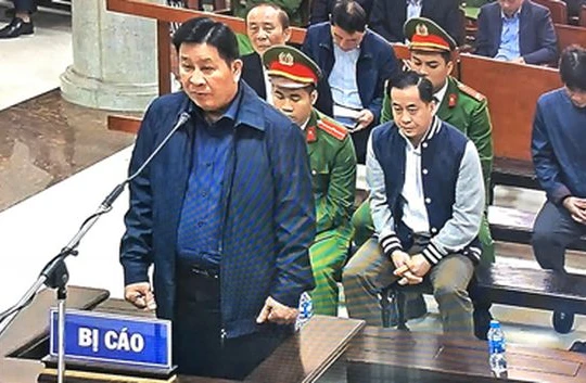 Cựu Thứ trưởng Bùi Văn Thành hầu tòa.