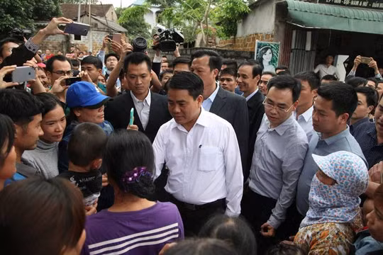 Chủ tịch UBND Hà Nội, ông Nguyễn Đức Chung đã phải đối thoại trực tiếp với dân Đồng Tâm, Mỹ Đức.