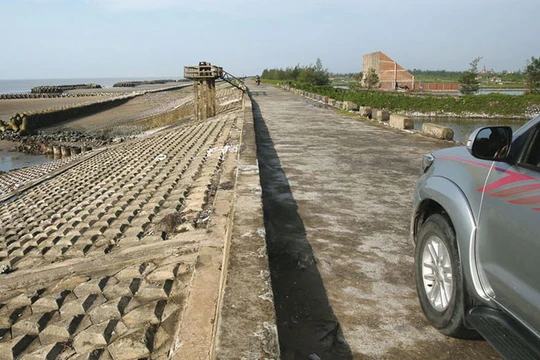 Dự án Đầu tư xây dựng tuyến đường bộ ven biển tỉnh Thái Bình có tổng chiều dài 35,5 km, dự kiến hoàn thành vào năm 2021. Ảnh: Báo Đấu thầu