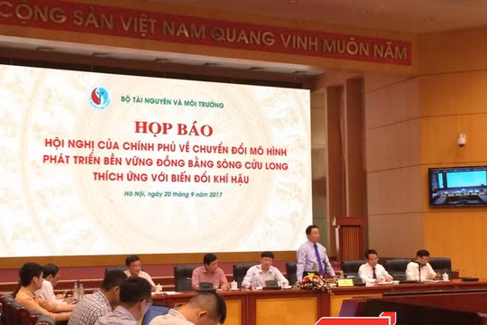 Buổi họp báo tại trụ sở Bộ Tài nguyên và Môi trường - Ảnh: Q.V