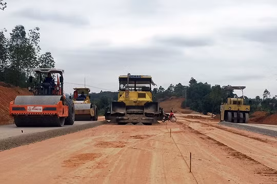 Dự án cao tốc Bắc Giang - Lạng Sơn bị dừng lại 2 năm do năng lực tài chính Nhà đầu tư cũ yếu kém.