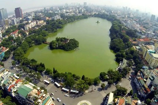 Chất lượng Hồ Hoàn Kiếm đang bị ô nhiễm khá nghiêm trọng.