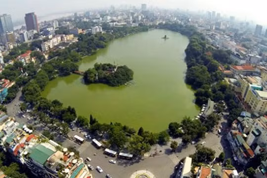 Chất lượng Hồ Hoàn Kiếm đang bị ô nhiễm khá nghiêm trọng.