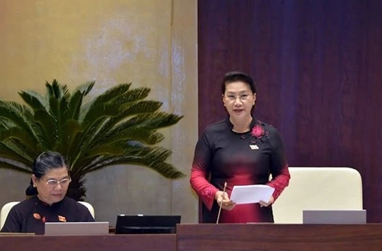 Chủ tịch Quốc hội Nguyễn Thị Kim Ngân đề nghị xem xét lại về quy định xử phạt người dân đi đổi 100 USD. Ảnh: Zing.vn