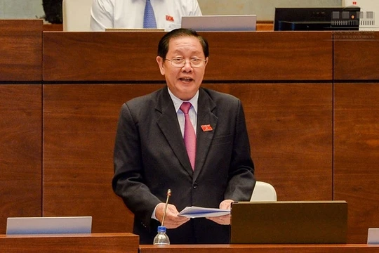 Bộ trưởng Bộ Nội vụ Lê Vĩnh Tân trả lời chất vấn các đại biểu QH, ngày 16/11