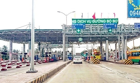 Trạm thu phí BOT Cai Lậy, Tiền Giang - một “điểm nóng” của dư luận trong những ngày gần đây - Ảnh: Sài Gòn giải phóng.