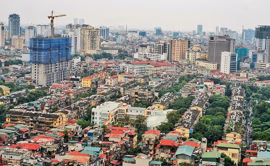 Hạn chế các công trình thấp tầng tại Hà Nội.