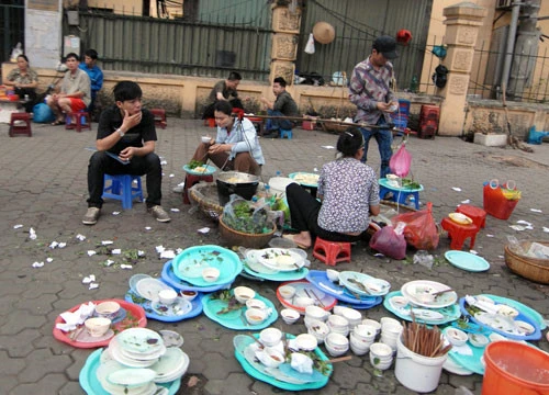 An toàn thực phẩm thức ăn đường phố Hà Nội được Thủ tướng quan tâm.