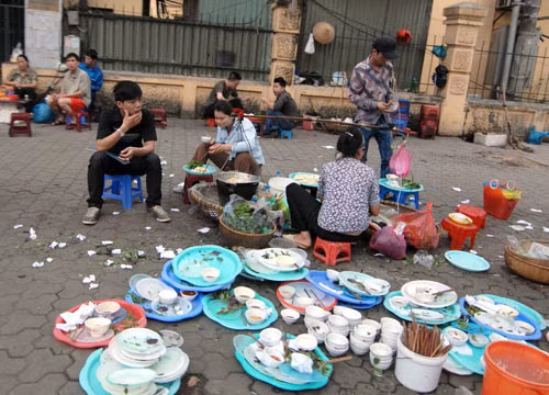 An toàn thực phẩm thức ăn đường phố Hà Nội được Thủ tướng quan tâm.