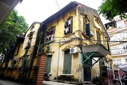 Ngôi nhà số 8 Tăng Bạt Hổ được xây từ năm 1920 (Ảnh: VnExpress).