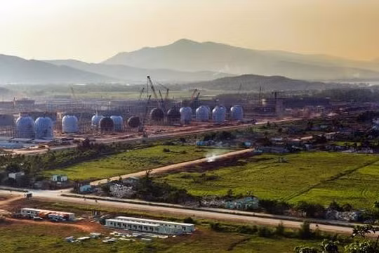 Một góc Khu kinh tế Nghi Sơn. Ảnh: Trọng Đạt/TTXVN.